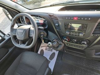 IVECO Daily  doble rueda con Trampilla2023