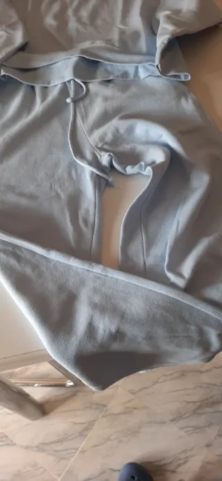 Tuta con pantalaccio celeste