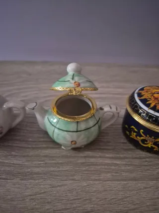 Scatole di ditali, piccole scatole di porcellana, in legno, c