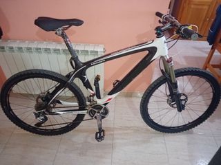 Bicicleta MTB Carbono Adventurer