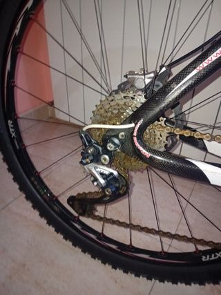 Bicicleta MTB Carbono Adventurer