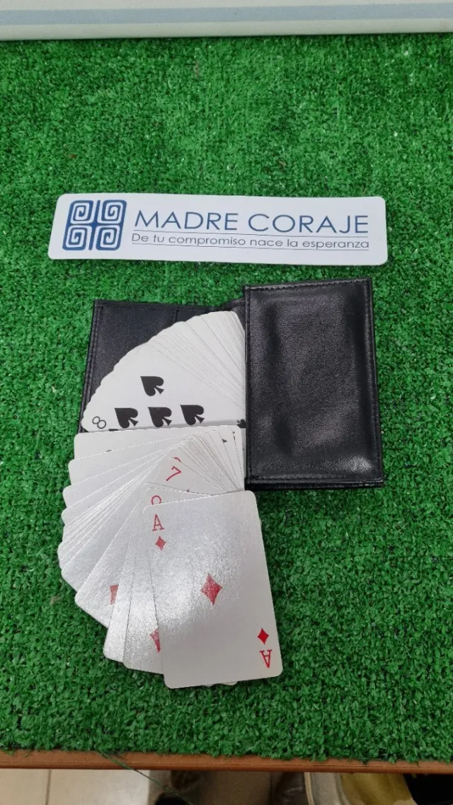 1 Baraja de Cartas con Diseño Plateado