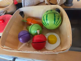 Cocina Ikea niños y menaje