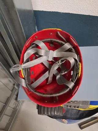 Casco Montaña y Espeleología