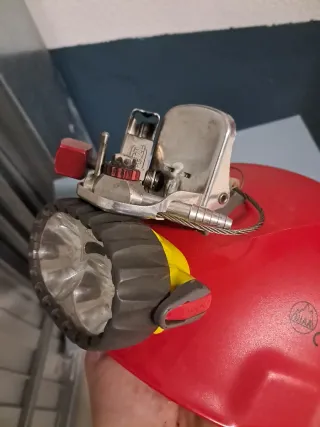 Casco Montaña y Espeleología