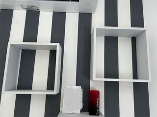 Due scaffali sospesi Ikea 20