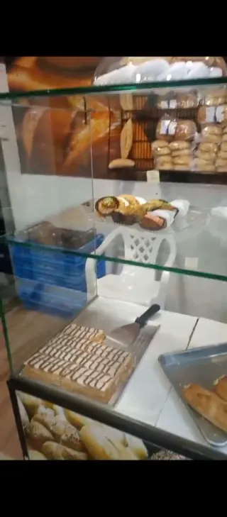 Vitrina de pan 2 metros de largo casi 60 ancho