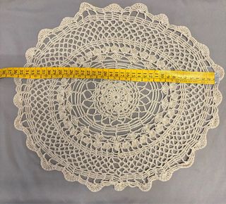 Centrino rotondo fatto a mano in cotone