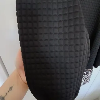 Vestido negro con estampado animal