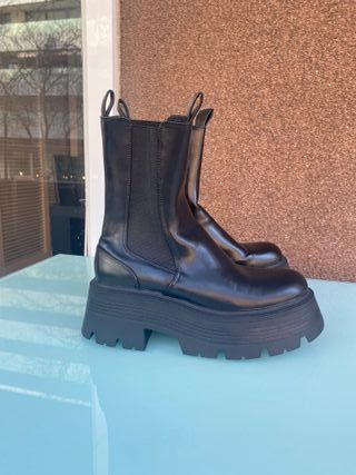 Hermosos Botines Pull&Bear negros plataforma