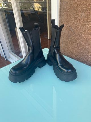 Hermosos Botines Pull&Bear negros plataforma