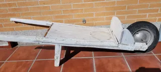 Carretilla antigua de madera