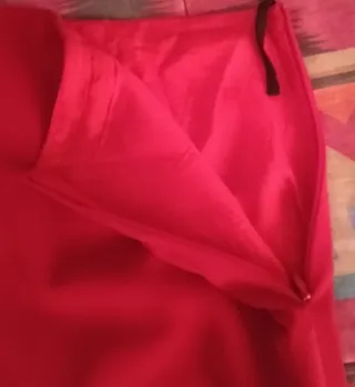 Falda mujer roja