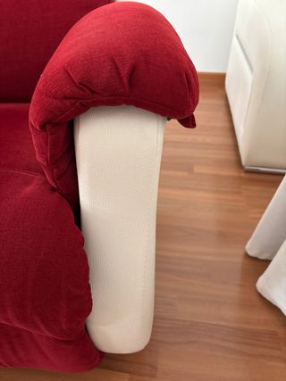 Due poltrone relax manuali rosse e bianche