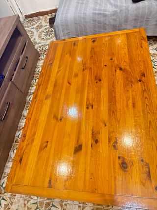 Mesa de madera rústica