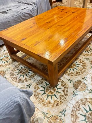Mesa de madera rústica