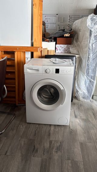 Lavadora carga frontal blanca
