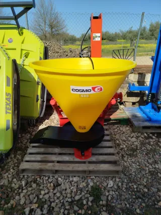 Abonadora con localizador y cierre hidráulico