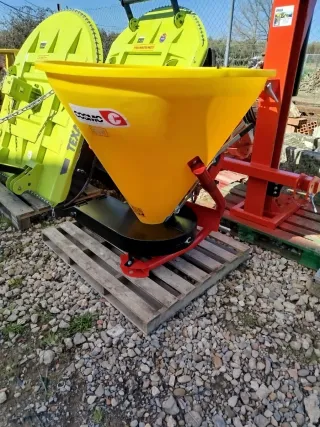 Abonadora con localizador y cierre hidráulico