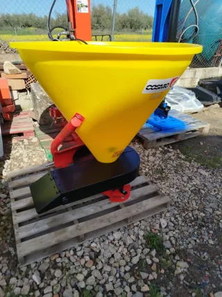 Abonadora con localizador y cierre hidráulico