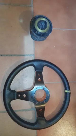 Volante desplazado con piña de Opel kadett ,corsa.