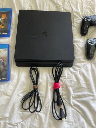 PS4 Pro 1TB + 2 Mandos + Juegos