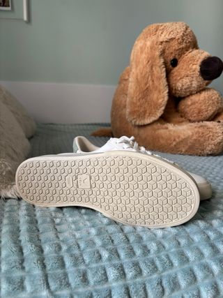 Zapatillas Veja blancas con detalles menta