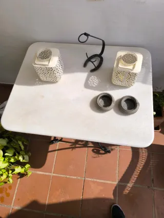 Mesa de jardín de mármol blanca