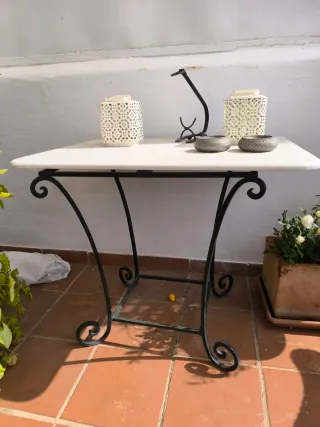 Mesa de jardín de mármol blanca