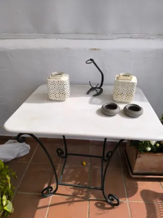 Mesa de jardín de mármol blanca