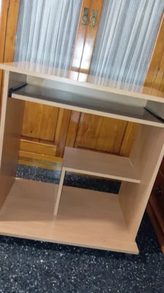 Mesa de ordenador madera y metal