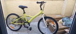 Bicicleta infantil Btwin 20 color verde