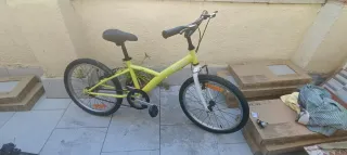 Bicicleta infantil Btwin 20 color verde