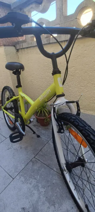 Bicicleta infantil Btwin 20 color verde