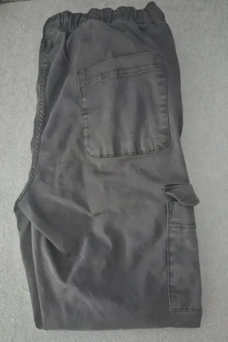 Pantalones cargo Bershka negros