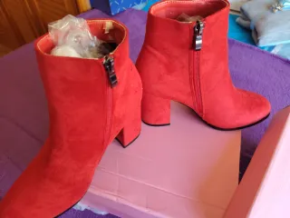 Botas rojas tacón
