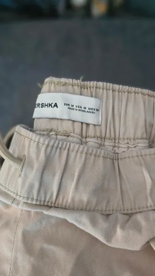 Pantalón cargo Bershka beige