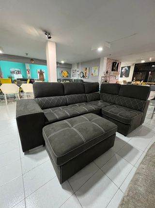 Sofá Cama Gris + 3 Puf y Arcón