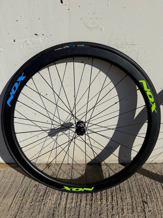 Ruedas Carbono con cubiertas