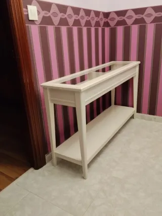 Consola Blanca Ikea.