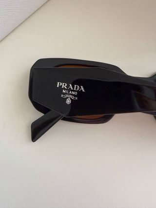Gafas de sol Prada negras