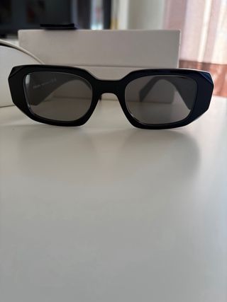 Gafas de sol Prada negras