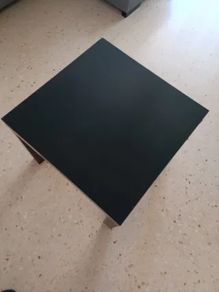 Tavolo ausiliario nero Ikea