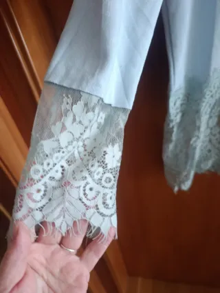 Jersey TERIA YABAR azul con encaje