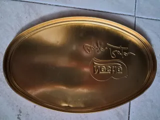 Caja Nestle Roja Ovalada