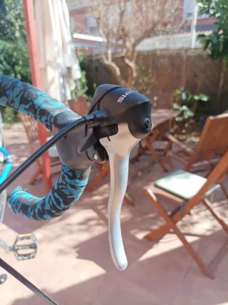 Bicicleta BH Iseran Shimano Sora