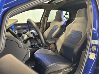 GOLF R PERFORMANCE/AKRAPOVIC/HARMAN/TECHO/IQ.LED