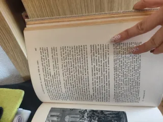 Libro antigüedad de historia