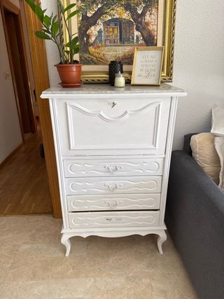 Cómoda antigua blanca para restaurar
