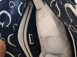 Bolso Guess Negro y Blanco